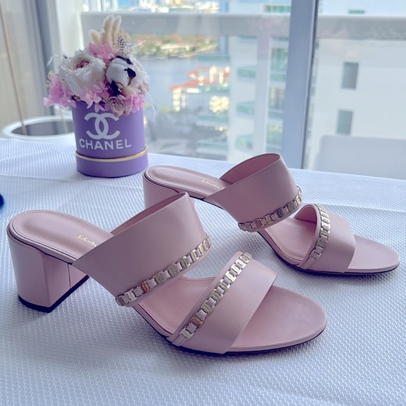 Salvatore ferragamo sandals light pink and gold hardware size 9.5 - Picture 3 of 8
